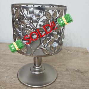 💵SOLD! 💵Bath and Body Works "Dogwood" Candle pedestal *NWT  *gold leaves*